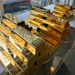 부천·경기·인천·서울 금형 사출 포트폴리오 - 금괴모형 영화소품 (사출금형 1000개) (플라스틱/실리콘 사출, 시제품·소량·대량 생산 사례)