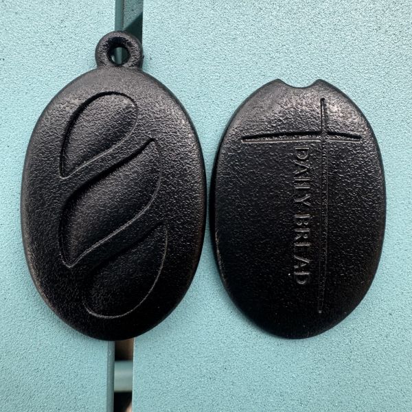 부천·경기·인천·서울 금형 사출 포트폴리오 - 빵 nfc 키링 (플라스틱/실리콘 사출, 시제품·소량·대량 생산 사례)