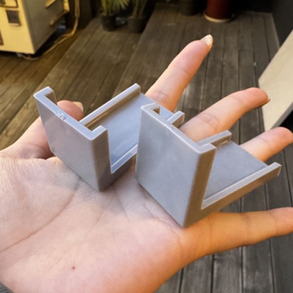 부천·경기·인천·서울 금형 사출 포트폴리오 - 코너 보호대 (플라스틱/실리콘 사출, 시제품·소량·대량 생산 사례)