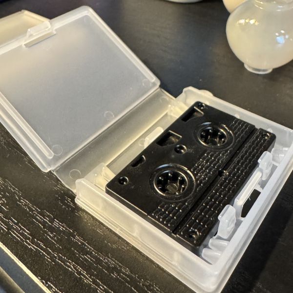 부천·경기·인천·서울 금형 사출 포트폴리오 - 비디오 테이프 (플라스틱/실리콘 사출, 시제품·소량·대량 생산 사례)