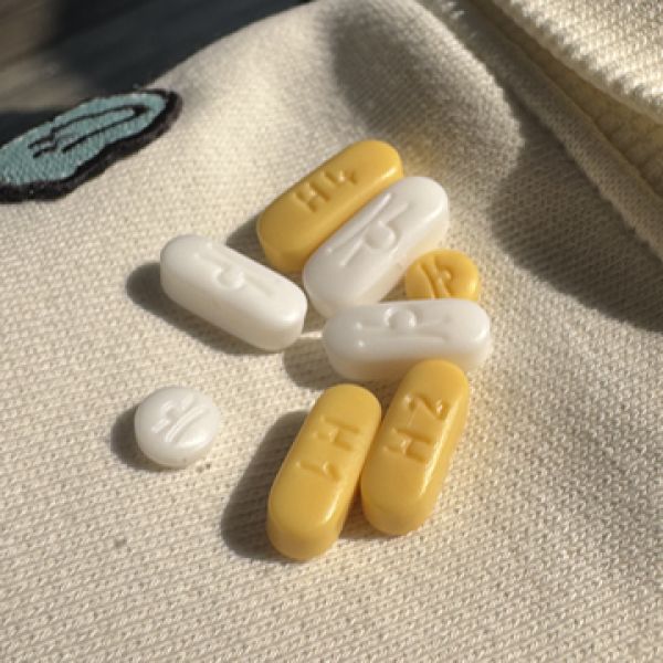 부천·경기·인천·서울 금형 사출 포트폴리오 - 알약 모형 (플라스틱/실리콘 사출, 시제품·소량·대량 생산 사례)