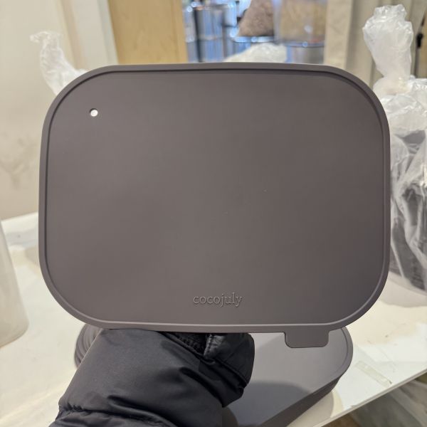 부천·경기·인천·서울 금형 사출 포트폴리오 - 식판 덮개 (플라스틱/실리콘 사출, 시제품·소량·대량 생산 사례)