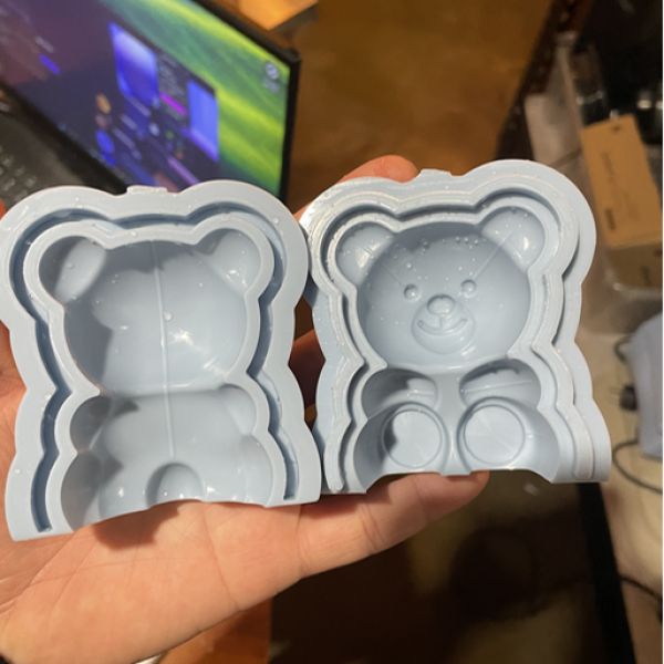 부천·경기·인천·서울 금형 사출 포트폴리오 - 곰모양 실리콘 몰드 (플라스틱/실리콘 사출, 시제품·소량·대량 생산 사례)
